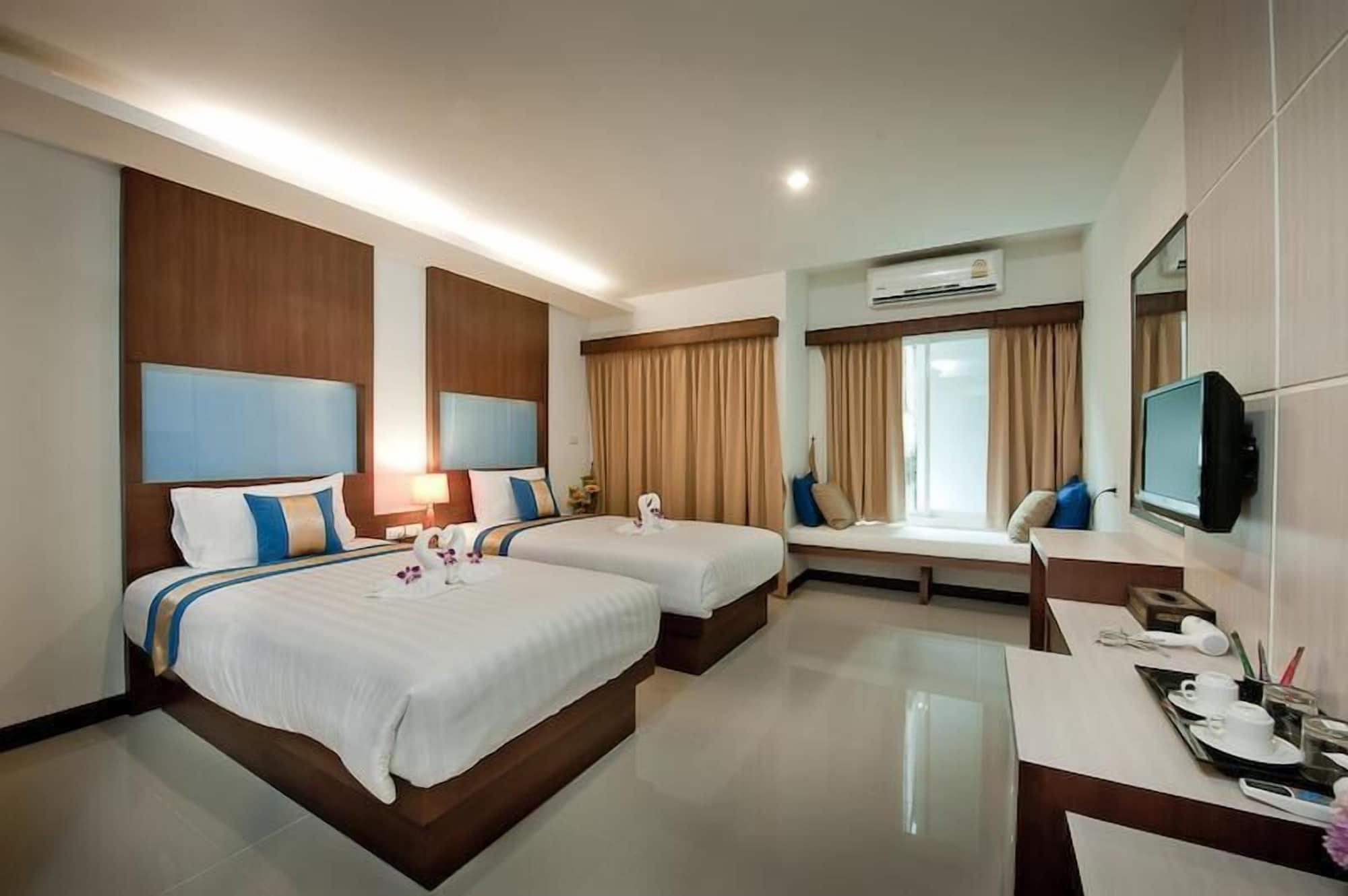 Отель Tuana Blue Sky Patong Экстерьер фото