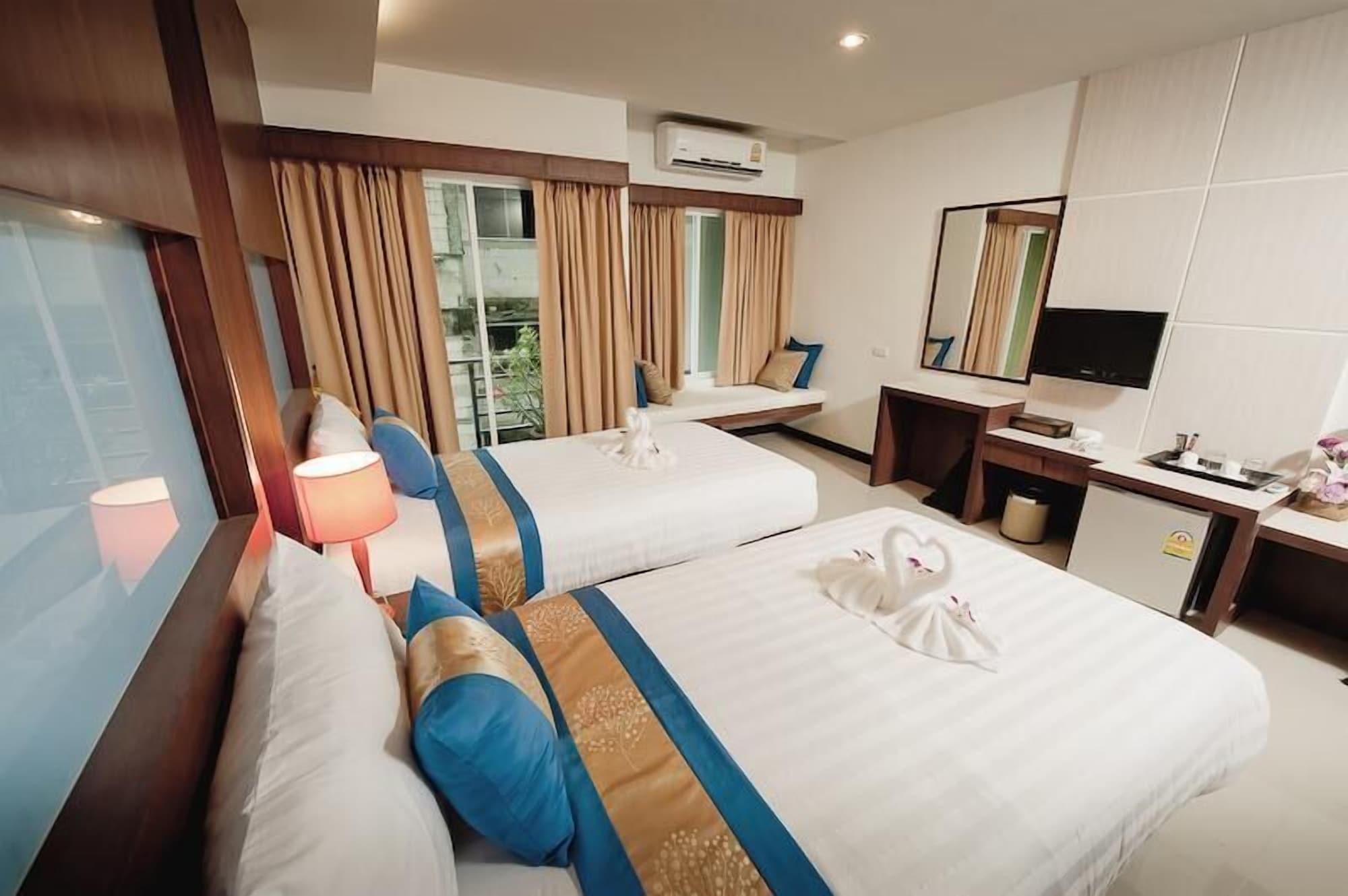 Отель Tuana Blue Sky Patong Экстерьер фото