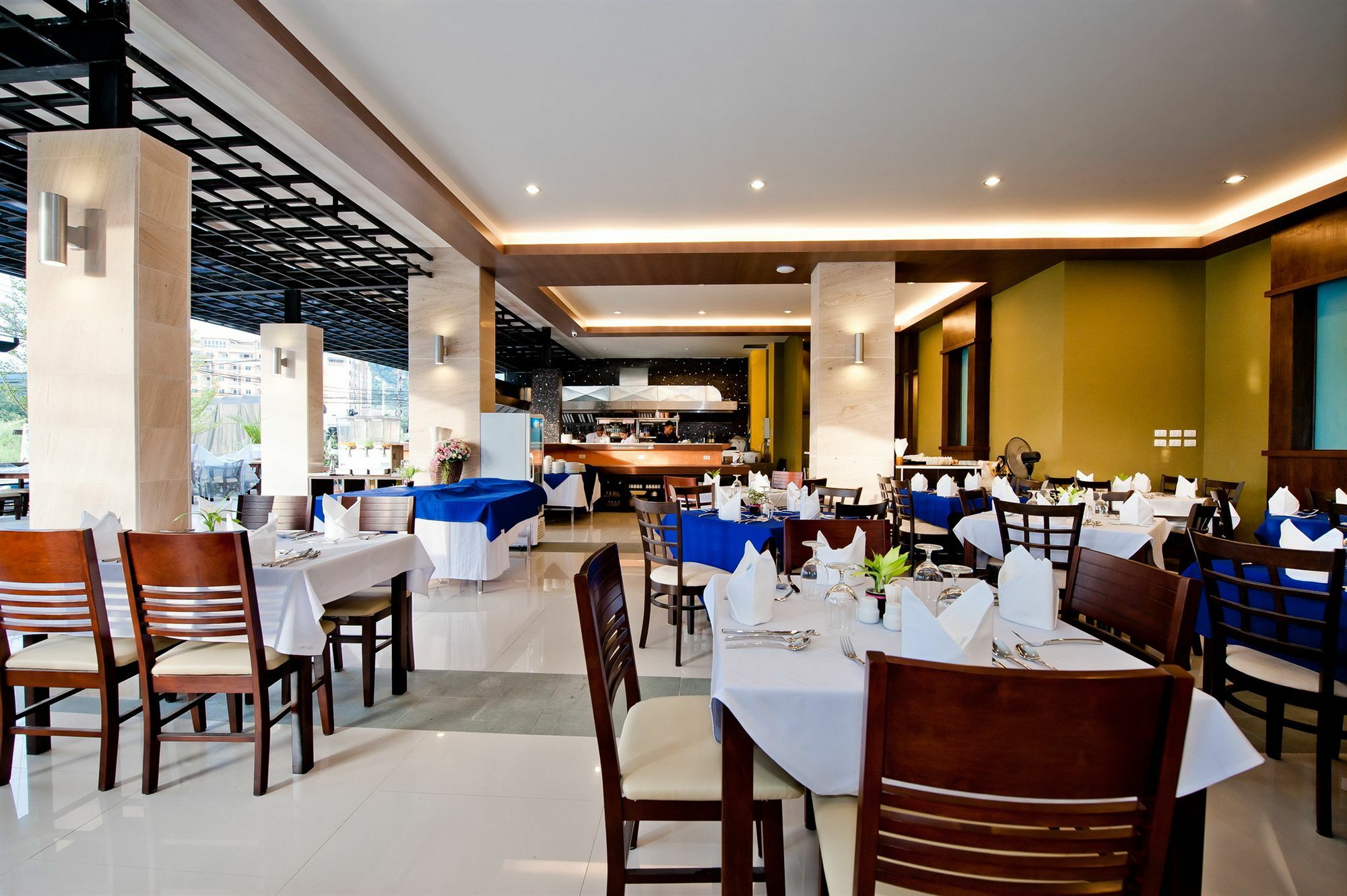 Отель Tuana Blue Sky Patong Экстерьер фото